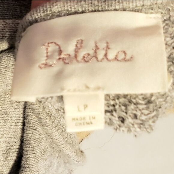 Deletta | Gray Asymmetrical Ruffle Blouse - Picture 3 of 4